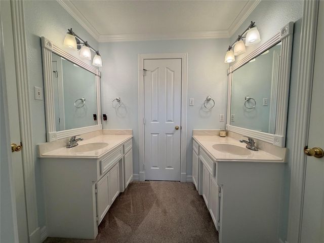 102 Thyme Trail, Lake Jackson, TX 77566