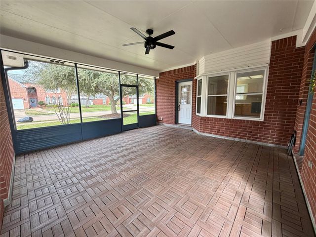 102 Thyme Trail, Lake Jackson, TX 77566