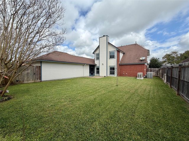 102 Thyme Trail, Lake Jackson, TX 77566