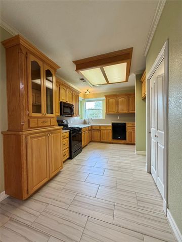 102 Thyme Trail, Lake Jackson, TX 77566