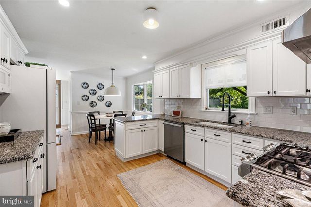 21 LANDING LN, Princeton Junction, NJ 08550