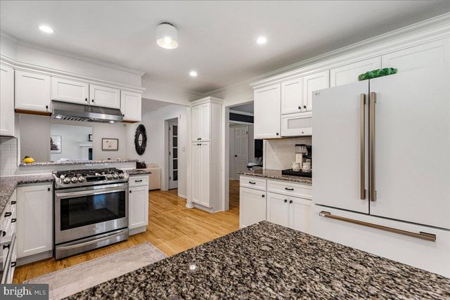 21 LANDING LN, Princeton Junction, NJ 08550