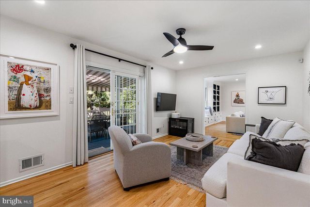 21 LANDING LN, Princeton Junction, NJ 08550