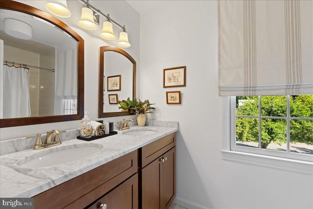 21 LANDING LN, Princeton Junction, NJ 08550