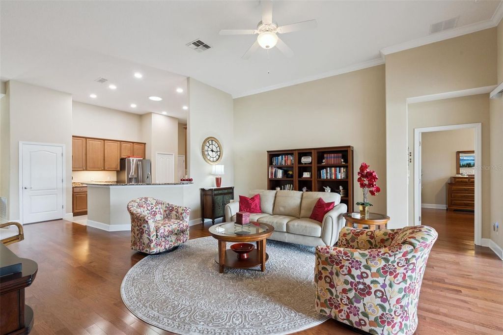 Image 10 of property listing at 3282 SALOMAN LANE, Clermont, FL 34711