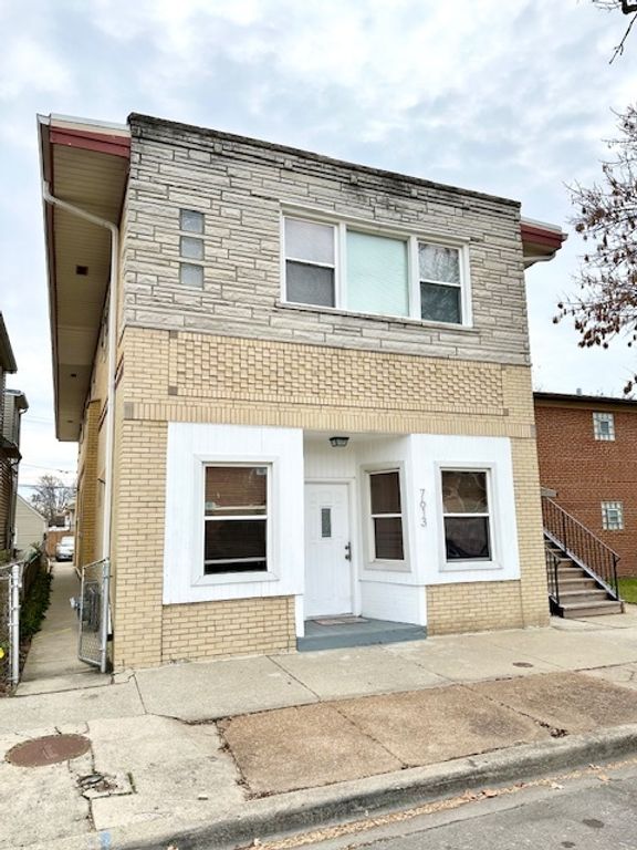 7613 W Fullerton Avenue 1F, Elmwood Park, IL 60707