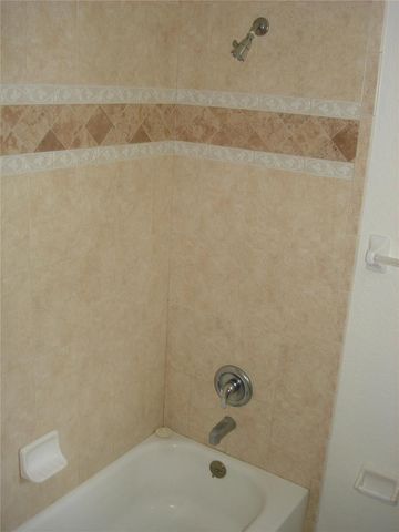 1300 PARK AVENUE, Tavares, FL 32778