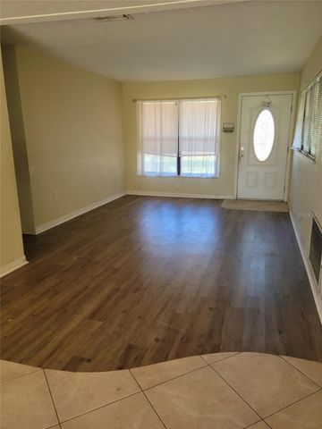 1300 PARK AVENUE, Tavares, FL 32778
