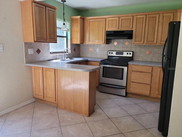 1300 PARK AVENUE, Tavares, FL 32778