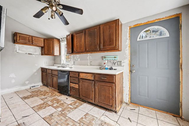 265 S Tabor Street, Lyons, MI 48851