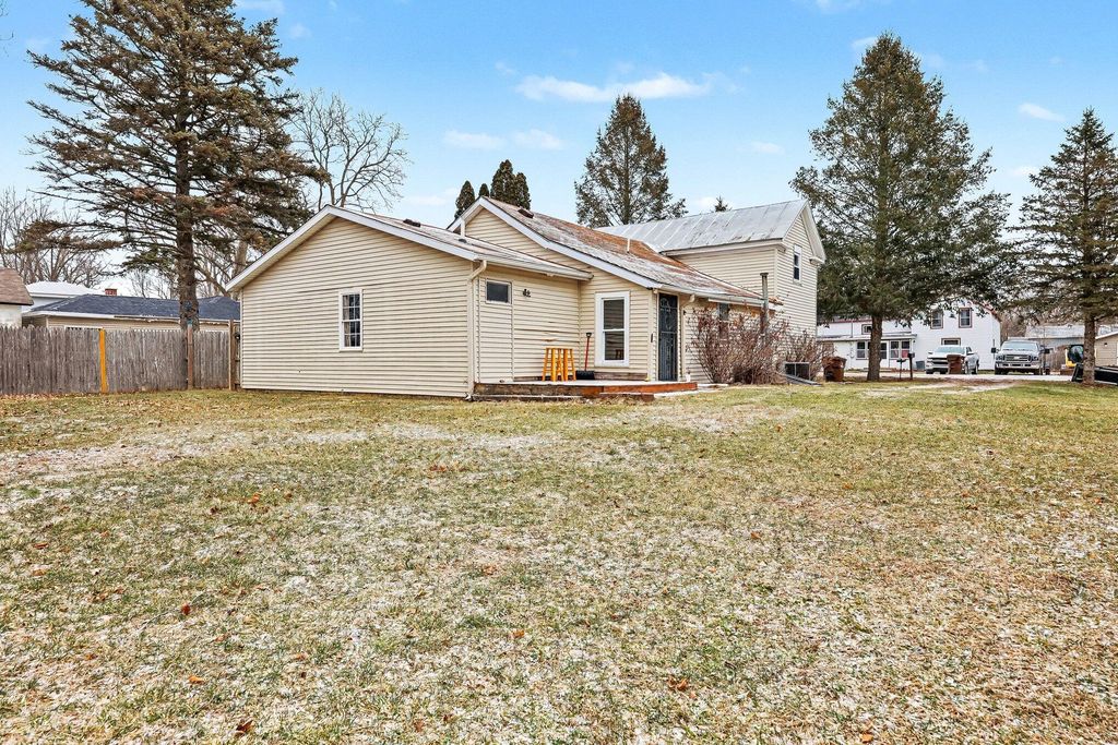 265 S Tabor Street, Lyons, MI 48851