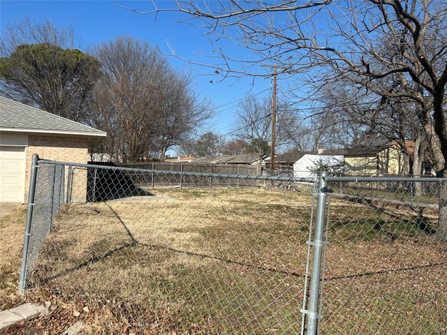 4202 Skyline Drive, Rowlett, TX 75088