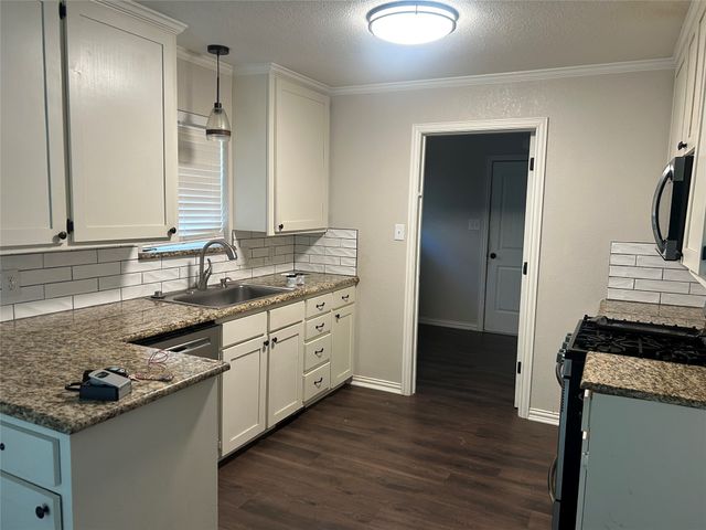 4202 Skyline Drive, Rowlett, TX 75088