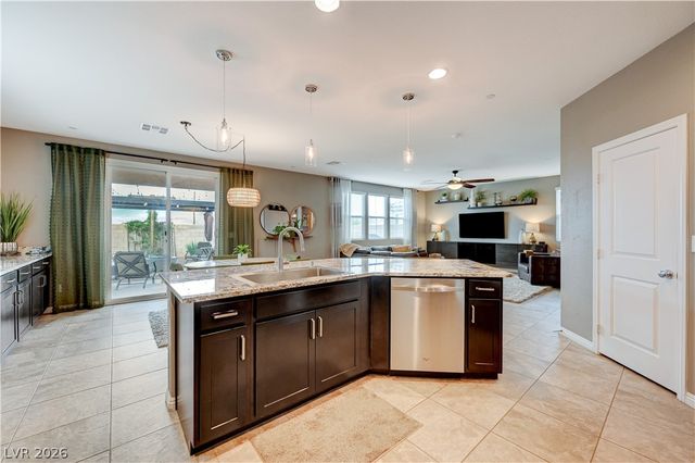 694 Bollons Island Street, Henderson, NV 89002