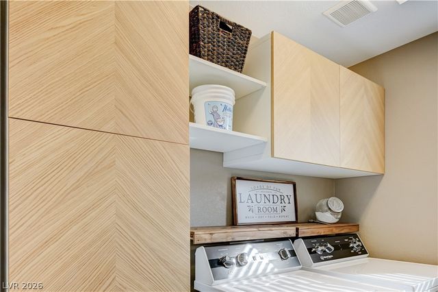 694 Bollons Island Street, Henderson, NV 89002