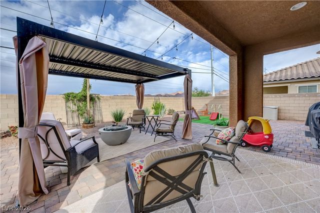 694 Bollons Island Street, Henderson, NV 89002