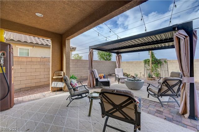 694 Bollons Island Street, Henderson, NV 89002