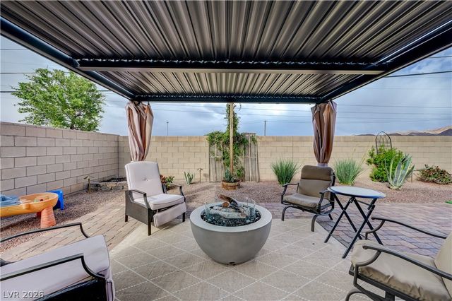 694 Bollons Island Street, Henderson, NV 89002