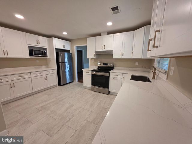 2090 JASON CT, Crofton, MD 21114