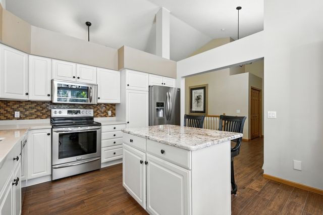 7680 Teal Road, Woodbury, MN 55125