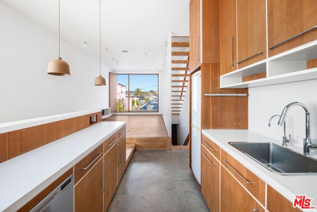 1416 Fairbanks Place, Los Angeles, CA 90026