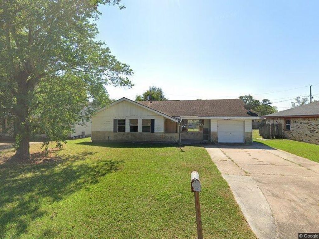 5145 Raleigh Drive, Beaumont, TX 77706