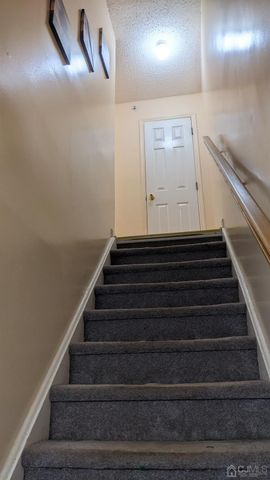 7 Newburgh Drive, Edison, NJ 08820