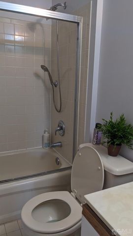 7 Newburgh Drive, Edison, NJ 08820