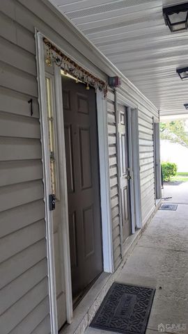 7 Newburgh Drive, Edison, NJ 08820