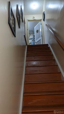 7 Newburgh Drive, Edison, NJ 08820
