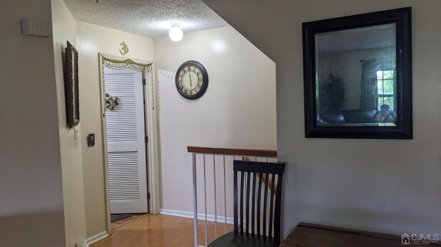 7 Newburgh Drive, Edison, NJ 08820