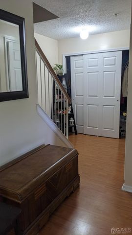 7 Newburgh Drive, Edison, NJ 08820