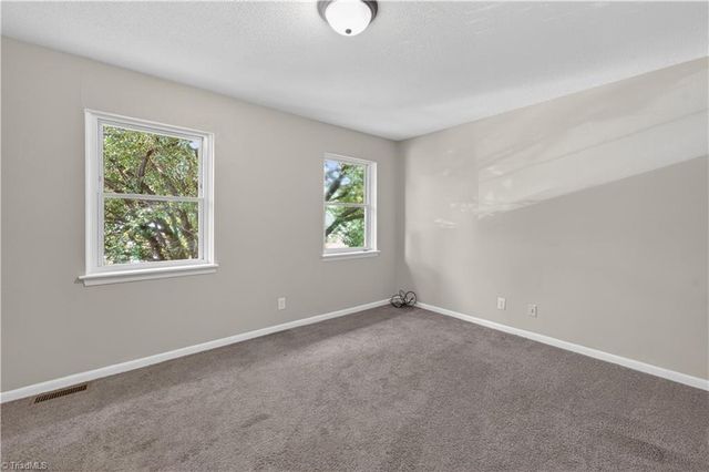 3919 COLONY Square A, Greensboro, NC 27407
