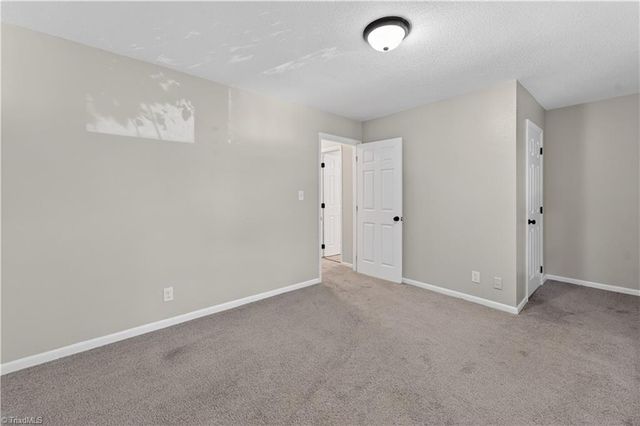 3919 COLONY Square A, Greensboro, NC 27407