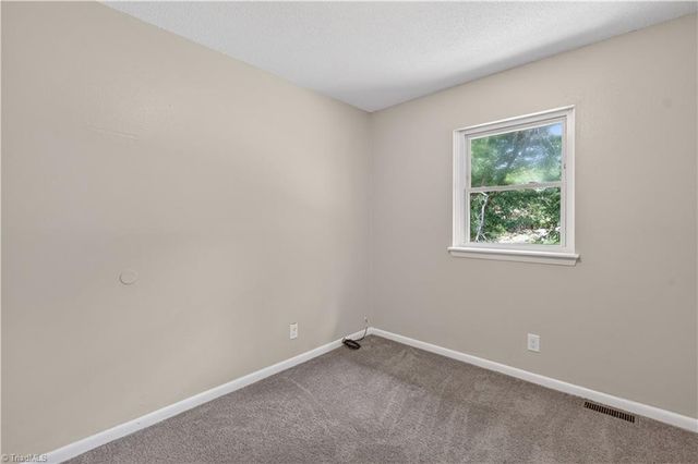 3919 COLONY Square A, Greensboro, NC 27407
