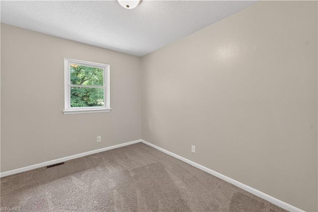 3919 COLONY Square A, Greensboro, NC 27407