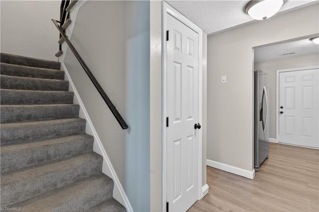 3919 COLONY Square A, Greensboro, NC 27407