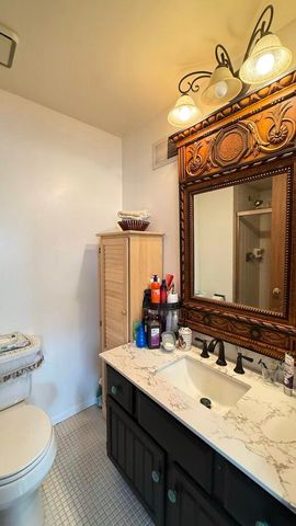 200 Brookside Lane D, Willowbrook, IL 60527
