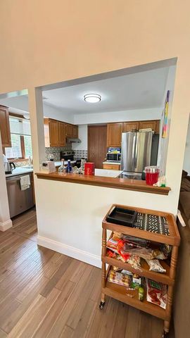 200 Brookside Lane D, Willowbrook, IL 60527