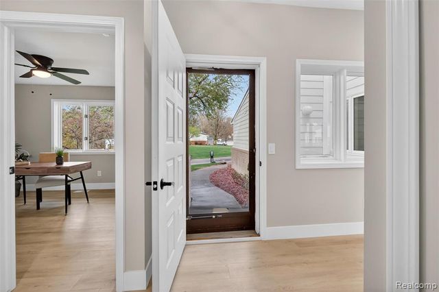 34973 Meadow Lane, Farmington Hills, MI 48335