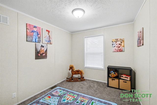 1480 Red Oak Lane, Belmont, MI 49306