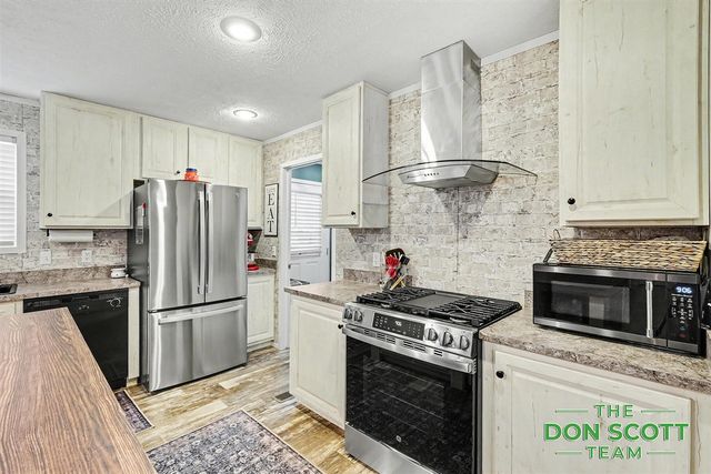 1480 Red Oak Lane, Belmont, MI 49306