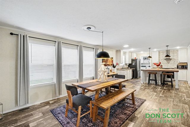 1480 Red Oak Lane, Belmont, MI 49306