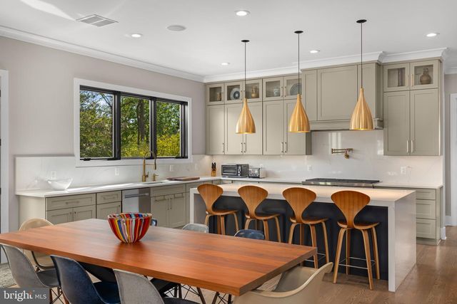6933 ESPEY LN, Mclean, VA 22101