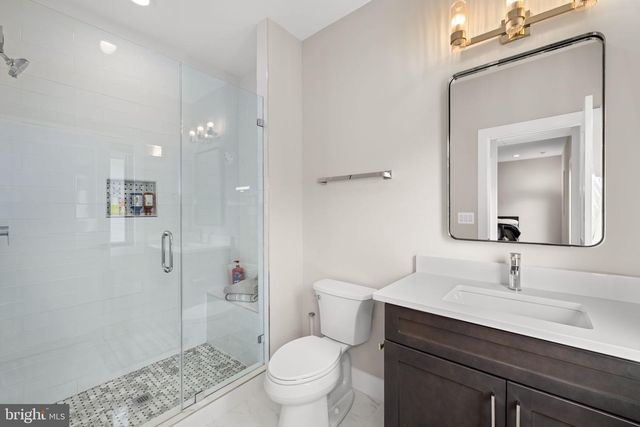 6933 ESPEY LN, Mclean, VA 22101