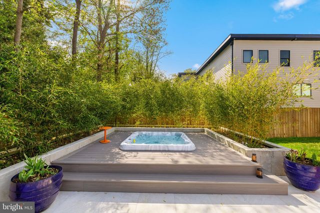 6933 ESPEY LN, Mclean, VA 22101