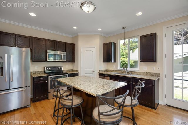 2480 Burleigh Street, West Bloomfield Charter Township, MI 48324