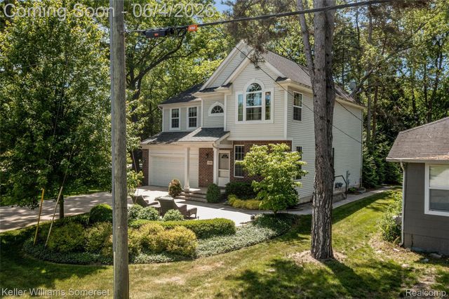 2480 Burleigh Street, West Bloomfield Charter Township, MI 48324