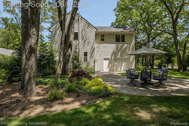 2480 Burleigh Street, West Bloomfield Charter Township, MI 48324