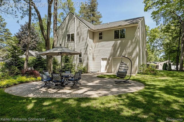 2480 Burleigh Street, West Bloomfield Charter Township, MI 48324